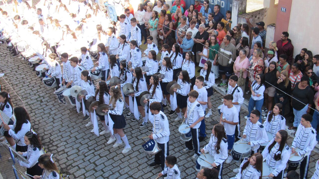 Desfile Cívico de 02 de Maio