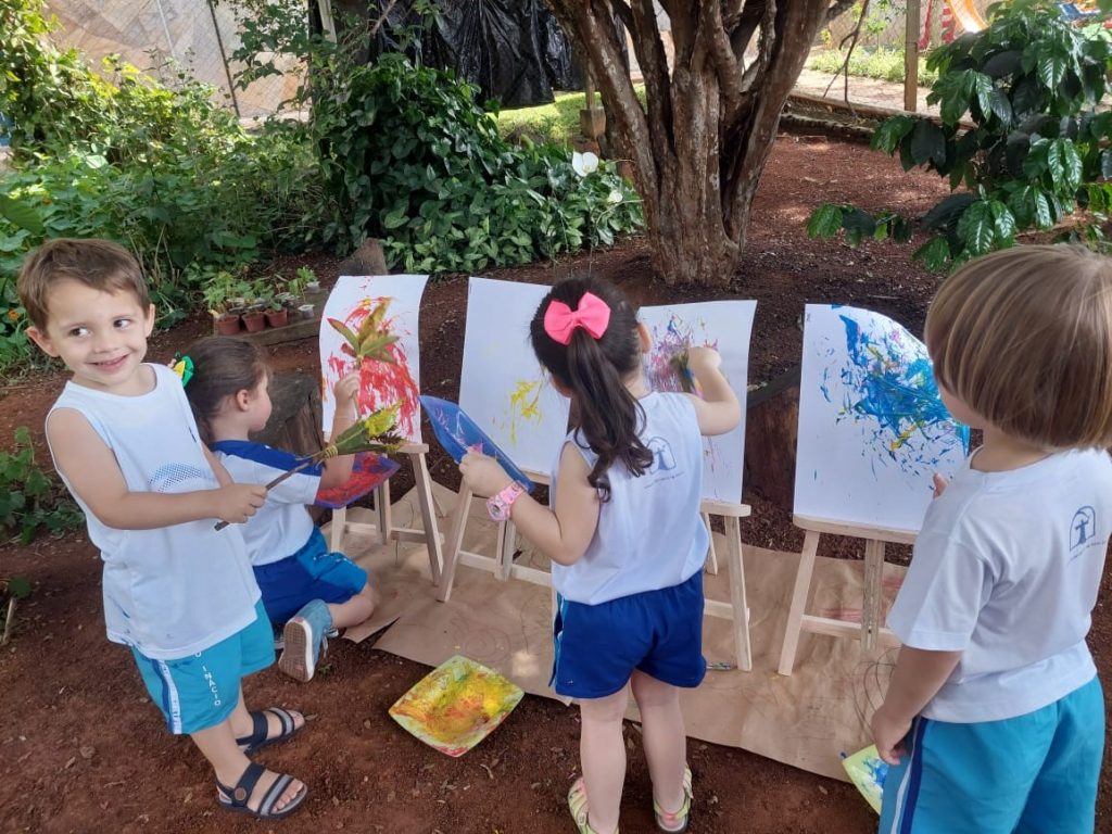 Criação e pintura no Infantil II